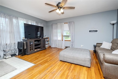 411 College Hill Ave, Oskaloosa, IA 52577 - photo 6