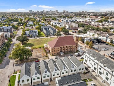 2409 Webster St, Houston, TX 77003 - photo 4