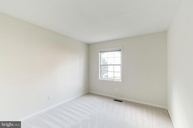 6005 Sweet Dale Ct, Springfield, VA 22152 - photo 4