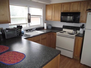 35 Genesee Ave, Rensselaer, NY 12144 - photo 4