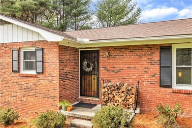 16 Holly Hill Dr, Asheville, NC 28806 - photo 4