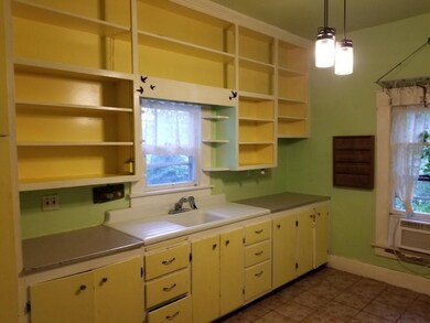 Apple st Kitchen