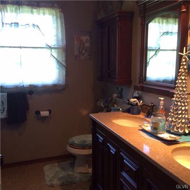 7486 Miller Dr, Bath, PA 18014 - photo 5