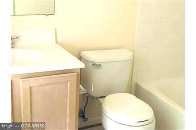 13117 Plotner Farm Rd, Herndon, VA 20171 - photo 6