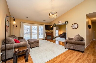 2830 Towne House Dr NE unit C, Cedar Rapids, IA 52402 - photo 5