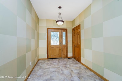 528 Rathbun Ave, Staten Island, NY 10312 - photo 2