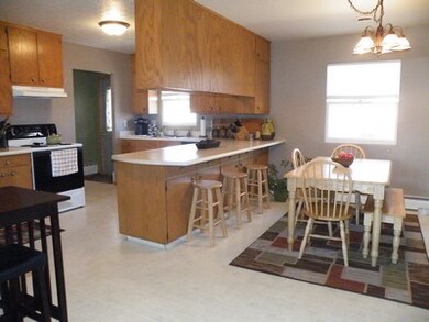 Kitchen/Dining Area