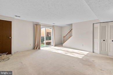 11800 Ashbrook Ct, Germantown, MD 20876 - photo 5