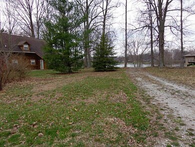 921 E Santee Dr, Greensburg, IN 47240 - photo 7