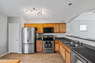 21962 W Cocopah St, Buckeye, AZ 85326 - photo 6