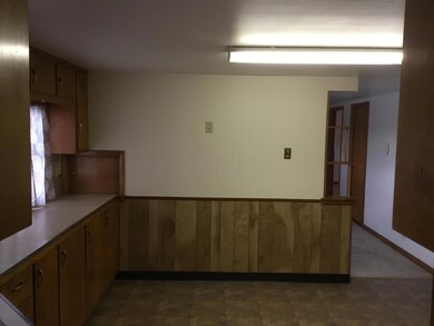 2445 N Court St, Circleville, OH 43113 - photo 2