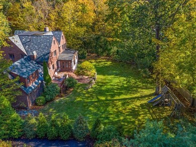 118 Hundreds Rd, Wellesley Hills, MA 02481 - photo 3