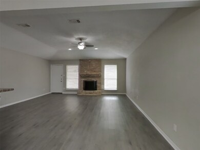 20243 Smithfield Crossing Ln, Katy, TX 77449 - photo 2