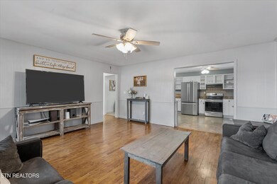 552 N Wright Rd, Alcoa, TN 37701 - photo 5