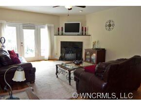 Living Room & Gas Fireplace