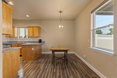 365 Jans Ct, Central Point, OR 97502 - photo 7