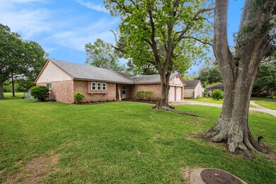 524 Belmont Dr, Friendswood, TX 77546 - photo 3