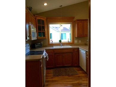 Kitchen offers electric blinds, pantry w/pull outs