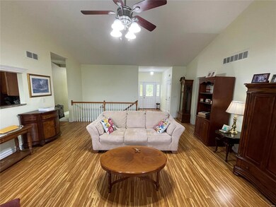 6 Ashford Oaks Ct, Maryville, IL 62062 - photo 4