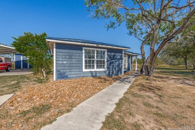 217 Cimarron Dr, Floresville, TX 78114 - photo 7