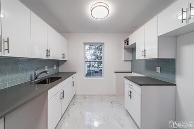 875 Port Reading Ave unit 2B, Woodbridge Township, NJ 07064 - photo 3