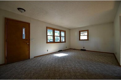 2401 E Tiffin Ave, Des Moines, IA 50317 - photo 3