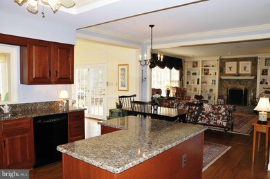 10803 Glen Mist Ln, Fairfax, VA 22030 - photo 3