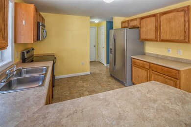 788 Salmon Falls Rd unit A, Rochester, NH 03868 - photo 5