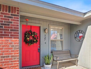 927 Bourland Dr, Fort Worth, TX 76108 - photo 2
