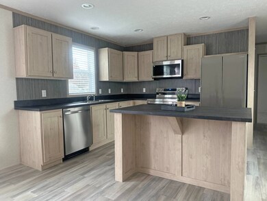 14876 Washington Rd unit 155, West Burlington, IA 52655 - photo 4