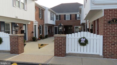 473 W Caracas Ave, Hershey, PA 17033 - photo 3