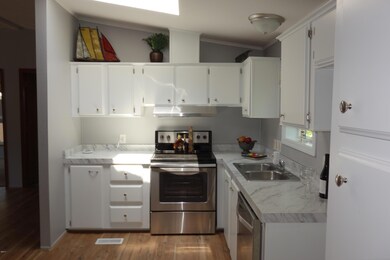 1040 SW Galley Ave, Lincoln City, OR 97367 - photo 4