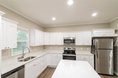 756 Green Meadow Ln, Houston, TX 77091 - photo 6