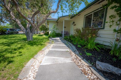 1830 SW 16th St, Redmond, OR 97756 - photo 3