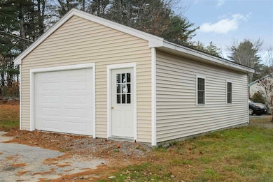 549 N Pembroke Rd, Pembroke, NH 03275 - photo 7