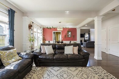 29 Spruce St, Hopkinton, MA 01748 - photo 6