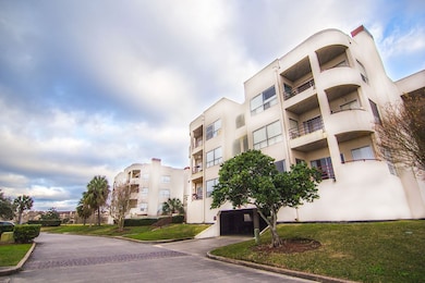 1306 Marina Bay Dr unit 311C, Clear Lake Shores, TX 77565 - photo 7