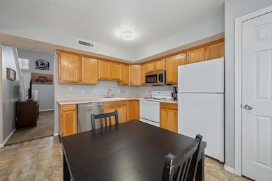 6-Dining & Kitchen