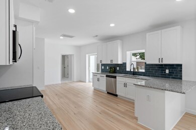 5-web-or-mls-CoastalRephoto-3285_Pending