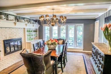 Formal Dining