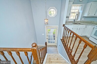 1613 Fieldthorn Dr, Reston, VA 20194 - photo 4