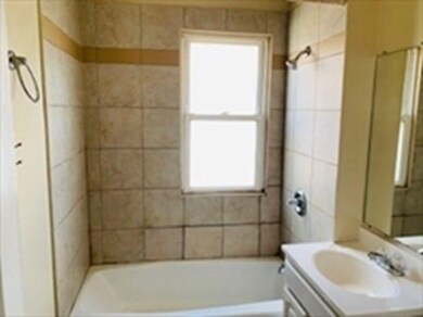 49 Lawndale St unit 51, Springfield, MA 01108 - photo 2