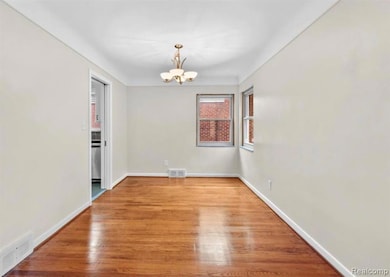 1790 Kenmore Dr, Grosse Pointe Woods, MI 48236 - photo 5