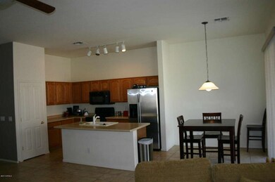 Great kitchen/breakfast area