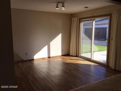 4564 Belmont Rd, Grand Forks, ND 58201 - photo 5