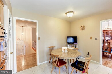 14203 Greenspan Ln, Rockville, MD 20853 - photo 7