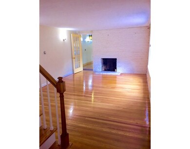 686 Amostown Rd, West Springfield, MA 01089 - photo 5