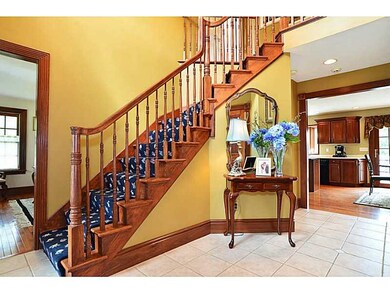 Entry/Foyer.