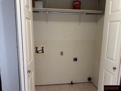 427 N Sailor St, Blue Earth, MN 56013 - photo 6