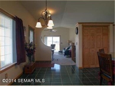 1006 1006 Remington Dr, Onalaska, WI 54650 - photo 2